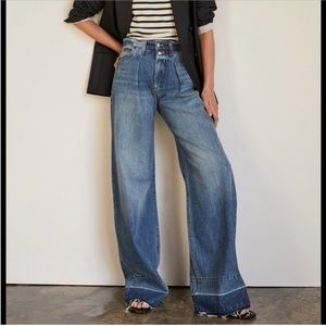 ISO these Frame jeans. Please comment if you know the style name. NOT FOR SALE.